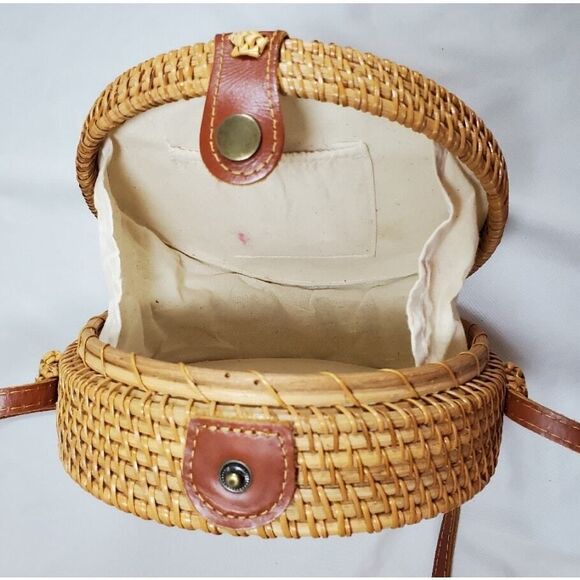 Rattan Woven Wicker Straw Round 7 in Crossbody Purse Handbag - Picture 7 of 7
